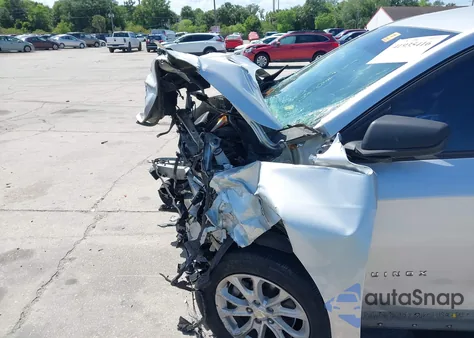 2019 Chevrolet Equinox Ls z USA, uszkodzony, nr VIN 3GNAXHEV6KS647931